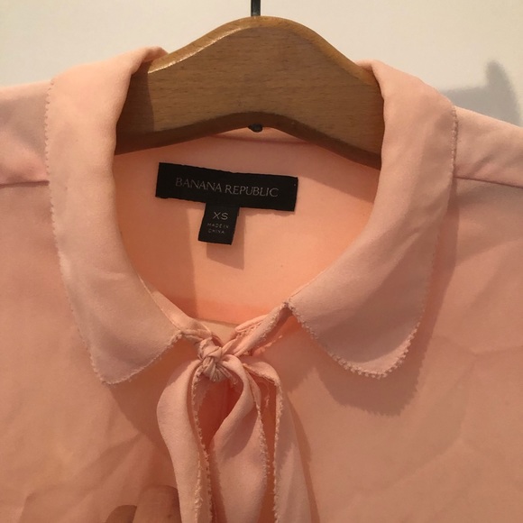 Banana republic Peach blouse with gold buttons - Picture 3 of 7